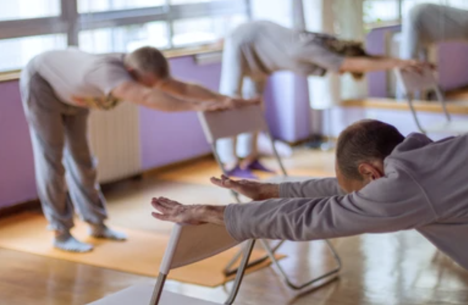 Yoga con la sedia – Lezione gratuita